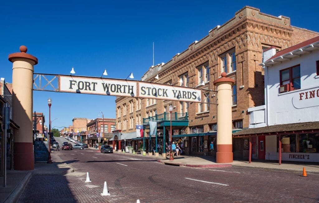 Fort_Worth_Stock_Yards_Entrance_Wiki_(1_of_1)